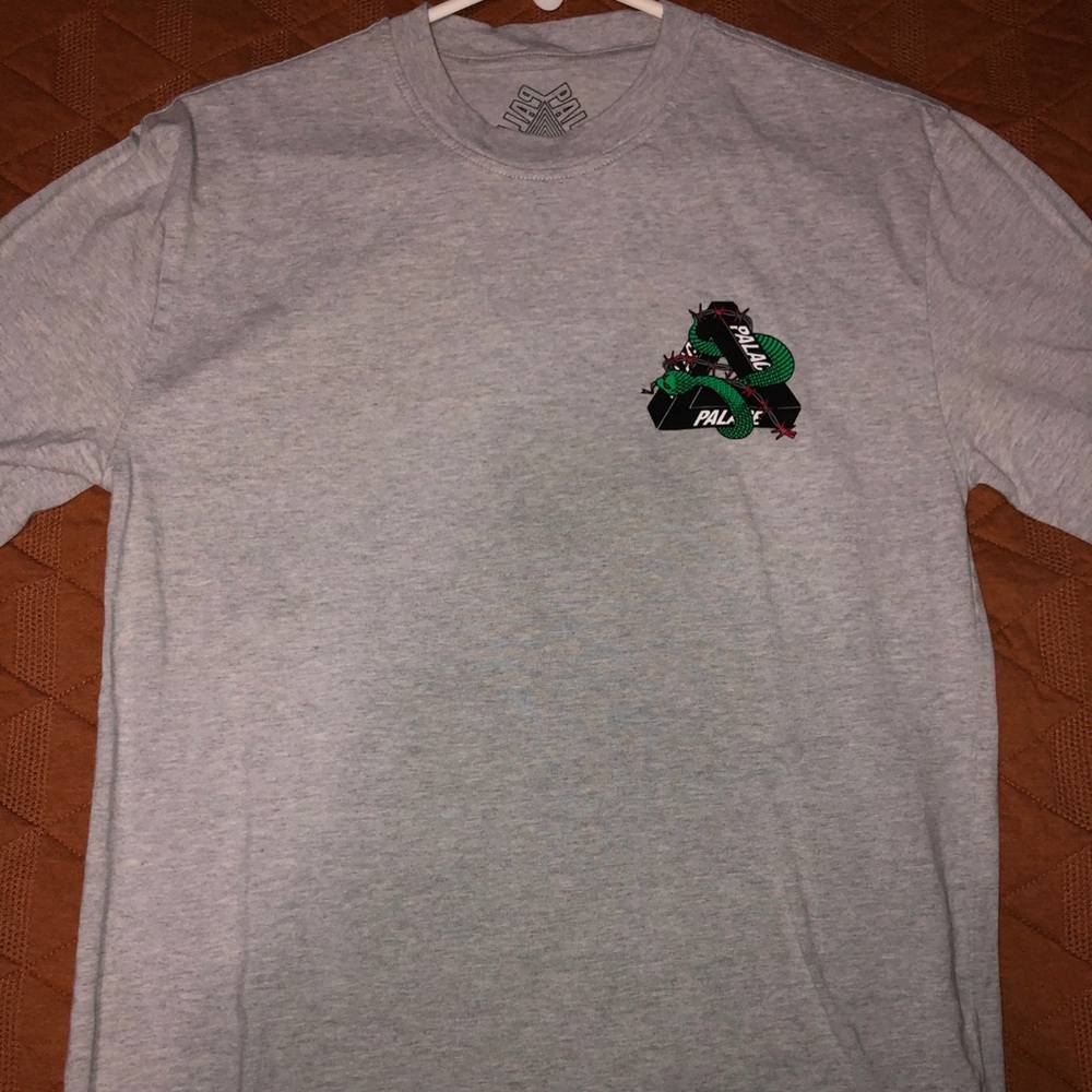 Palace hesh mit shirt